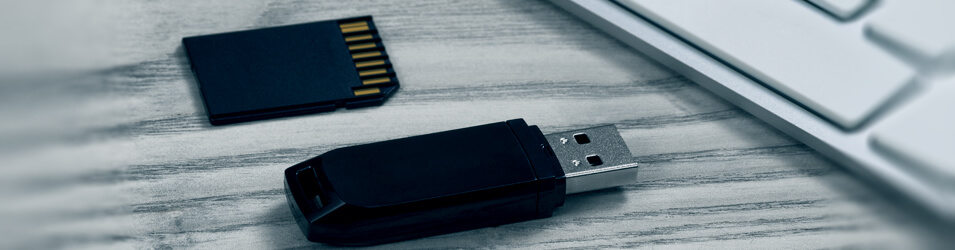 Clé USB ou carte SD : le match du stockage amovible